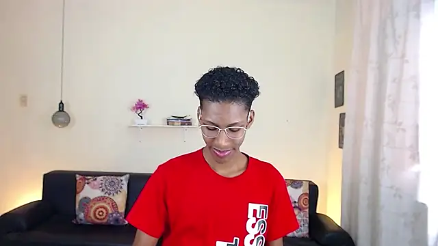 Snapshot of maiki18_ chatting on February 7, 7:49 pm maiki18 online show from February 7, 7:49 pm