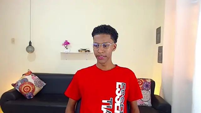 Snapshot of maiki18_ chatting on February 10, 1:55 pm maiki18 online show from February 10, 1:55 pm