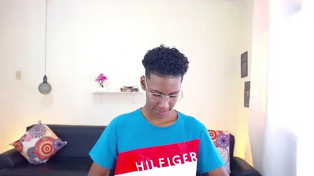 Snapshot of maiki18_ chatting on February 11, 4:56 pm maiki18 online show from February 11, 4:56 pm