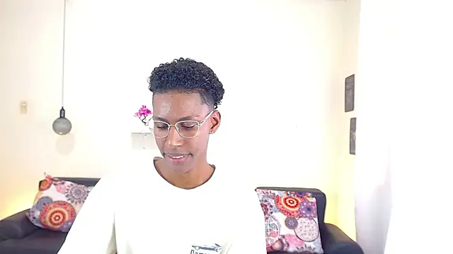 Snapshot of maiki18_ chatting on February 26, 4:56 pm maiki18 online show from February 26, 4:56 pm