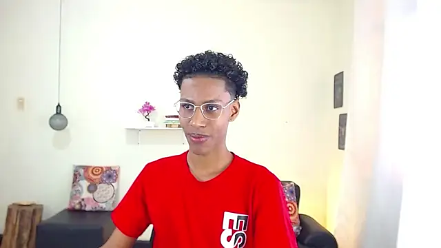 Snapshot of maiki18_ chatting on March 6, 1:46 pm maiki18 online show from March 6, 1:46 pm