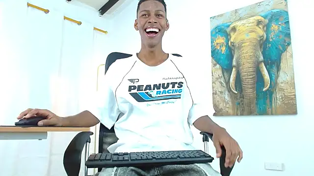 Snapshot of maiki18_ chatting on September 13, 2:06 pm maiki18 online show from September 13, 2:06 pm