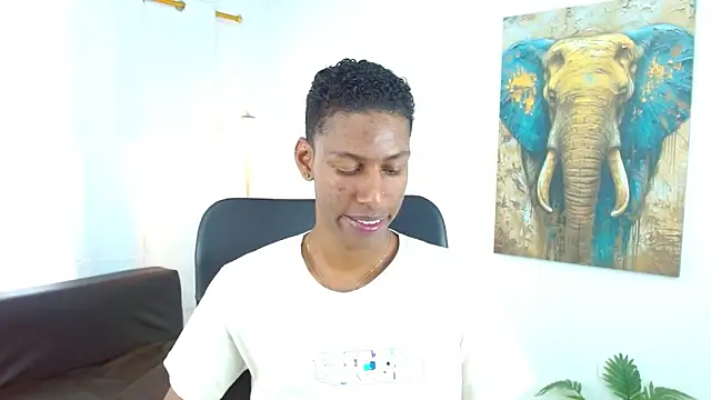 Snapshot of maiki18_ chatting on December 16, 9:20 pm maiki18 online show from December 16, 9:20 pm