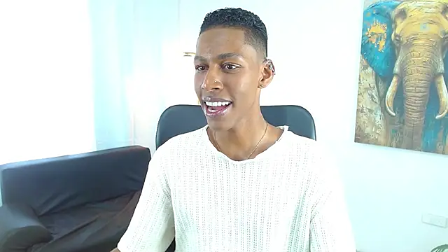 Snapshot of maiki18_ chatting on February 7, 8:34 pm maiki18 online show from February 7, 8:34 pm