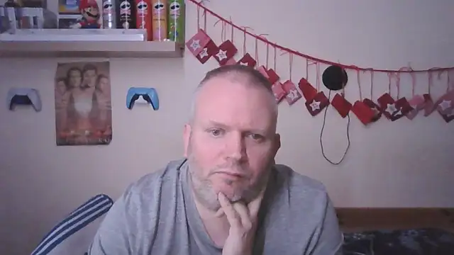 Snapshot of ShyBoy1982 chatting on March 16, 4:30 am ShyBoy1982 online show from March 16, 4:30 am