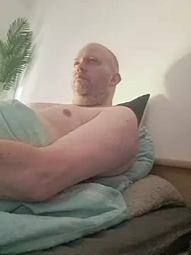 ShyBoy1982 online show from April 29, 10:52 am