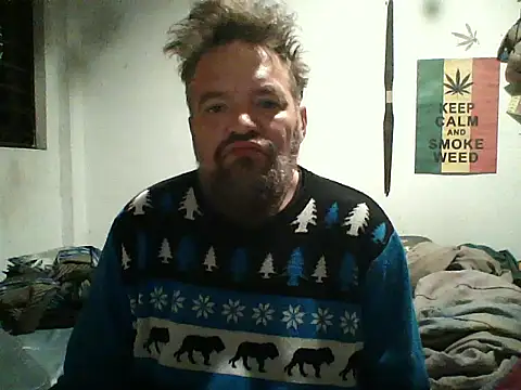 Snapshot of LECHEBALLS chatting on December 17, 10:10 am LECHEBALLS online show from December 17, 10:10 am