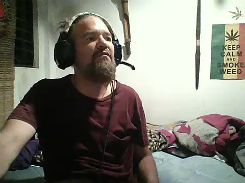 Snapshot of LECHEBALLS chatting on December 21, 2:19 am LECHEBALLS online show from December 21, 2:19 am