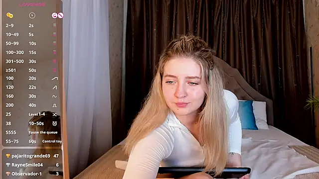 Snapshot of Diana_mysteryx chatting on December 4, 4:43 am Diana mysteryx online show from December 4, 4:43 am