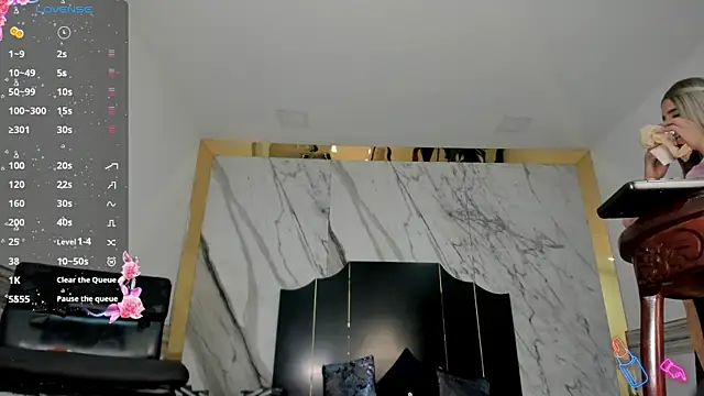 Victtoria Parker online show from September 26, 1:04 pm