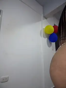 Sarahballiston  online show from July 12, 1:18 am