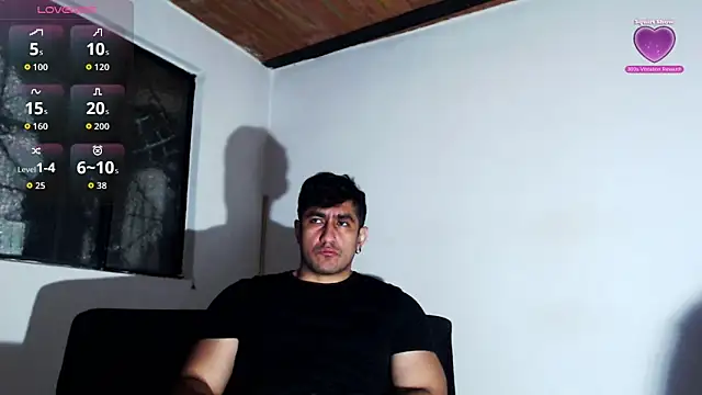 Snapshot of willian_m777 chatting on June 6, 3:33 am willian m777 online show from June 6, 3:33 am