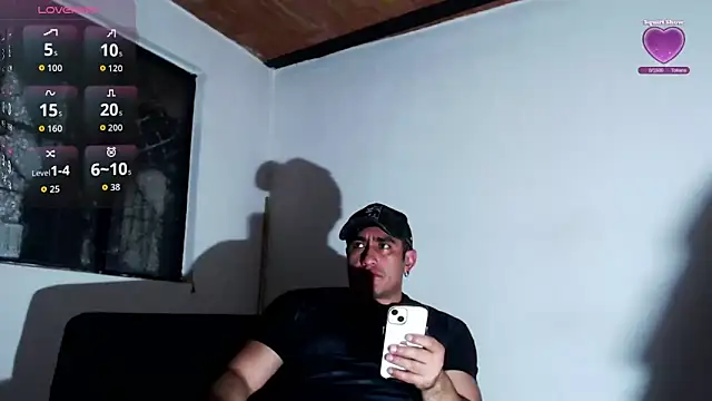 Snapshot of willian_m777 chatting on June 13, 3:04 am willian m777 online show from June 13, 3:04 am