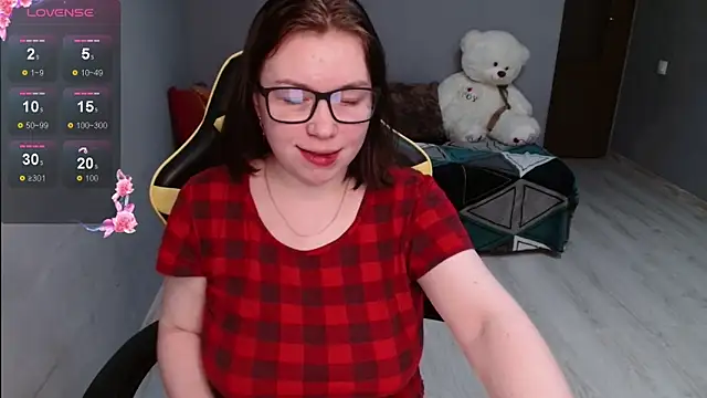 Emily Amorre online show from November 10, 7:24 pm