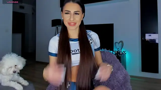 K chic online show from February 6, 4:58 pm