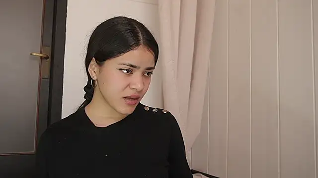 Snapshot of Feetgirl01 chatting on February 20, 9:55 am Feetgirl01 online show from February 20, 9:55 am