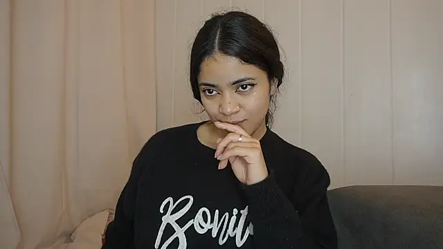 Snapshot of Feetgirl01 chatting on February 28, 9:47 am Feetgirl01 online show from February 28, 9:47 am