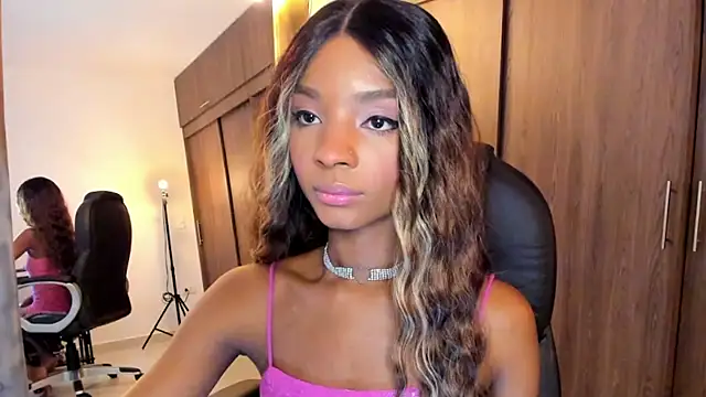 alikahouston4 online show from February 15, 5:51 am