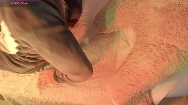 Snapshot of AdamDayt chatting on December 7, 9:17 am AdamDayt online show from December 7, 9:17 am