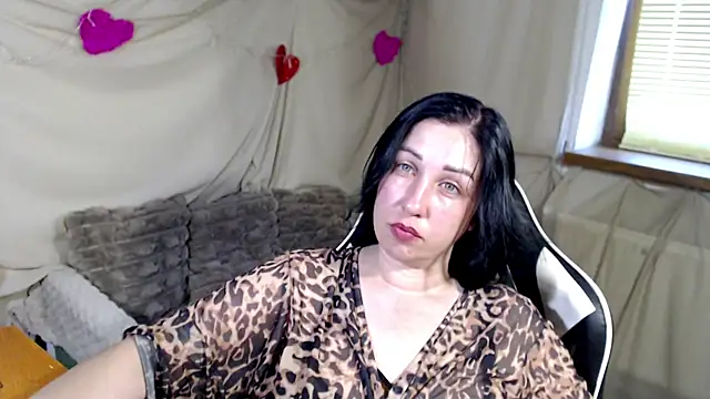 JillStevens online show from June 12, 6:56 am