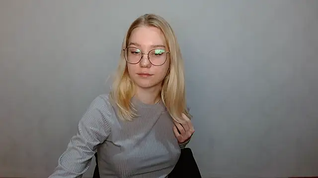 Snapshot of cindi_hot chatting on December 3, 11:44 am cindi hot online show from December 3, 11:44 am