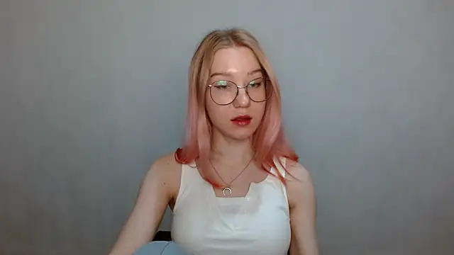 Snapshot of cindi_hot chatting on December 11, 11:08 am cindi hot online show from December 11, 11:08 am