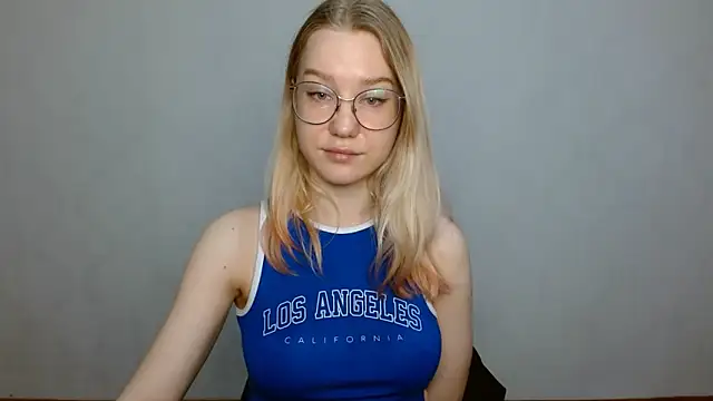 Snapshot of cindi_hot chatting on February 8, 11:33 am cindi hot online show from February 8, 11:33 am