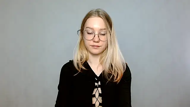 Snapshot of cindi_hot chatting on February 18, 11:44 am cindi hot online show from February 18, 11:44 am