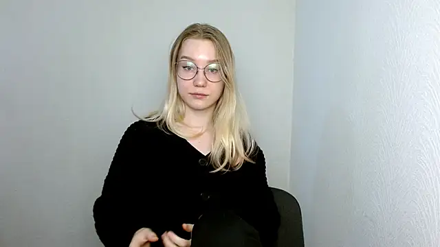 Snapshot of cindi_hot chatting on March 18, 11:41 am cindi hot online show from March 18, 11:41 am