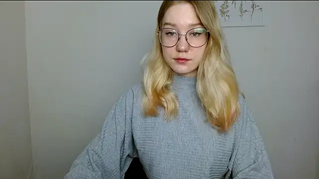 Snapshot of cindi_hot chatting on March 23, 8:15 am cindi hot online show from March 23, 8:15 am