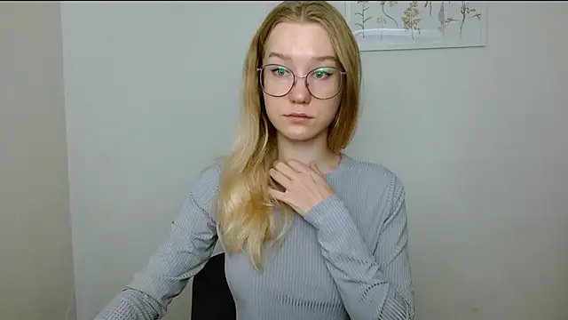 Snapshot of cindi_hot chatting on September 25, 10:30 am cindi hot online show from September 25, 10:30 am