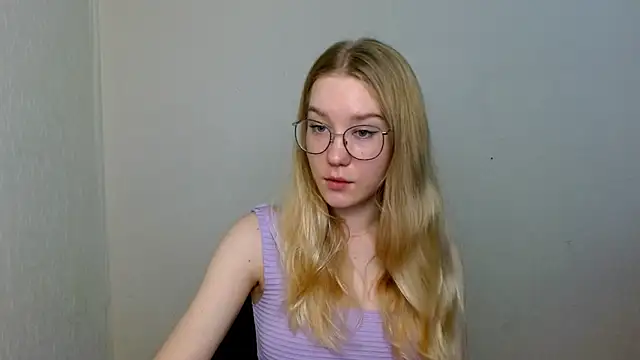 Snapshot of cindi_hot chatting on November 25, 12:05 pm cindi hot online show from November 25, 12:05 pm