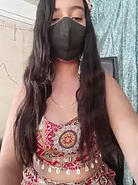 Snapshot of Parinaaz18 chatting on May 9, 1:33 am Parinaaz18 online show from May 9, 1:33 am