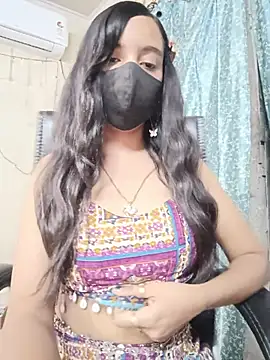 Snapshot of Parinaaz18 chatting on June 1, 1:35 pm Parinaaz18 online show from June 1, 1:35 pm