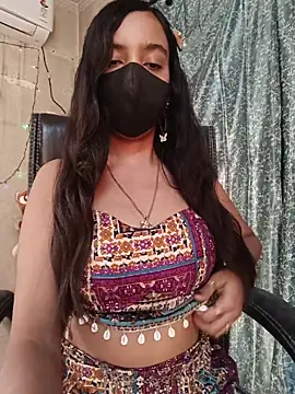 Snapshot of Parinaaz18 chatting on June 4, 1:00 am Parinaaz18 online show from June 4, 1:00 am