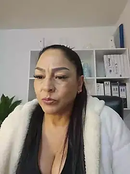 Snapshot of Gina_Myers chatting on May 16, 3:36 am Gina Myers online show from May 16, 3:36 am
