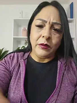 Snapshot of Gina_Myers chatting on May 21, 3:13 am Gina Myers online show from May 21, 3:13 am