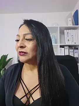 Snapshot of Gina_Myers chatting on May 24, 3:44 am Gina Myers online show from May 24, 3:44 am