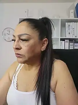 Snapshot of Gina_Myers chatting on May 28, 3:04 am Gina Myers online show from May 28, 3:04 am