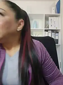 Snapshot of Gina_Myers chatting on June 2, 3:52 am Gina Myers online show from June 2, 3:52 am
