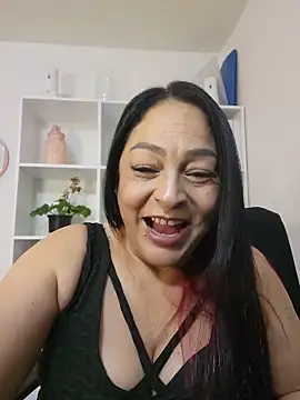 Snapshot of Gina_Myers chatting on June 5, 4:08 am Gina Myers online show from June 5, 4:08 am