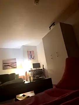 Snapshot of Milkasahne64 chatting on November 27, 9:50 pm Milkasahne64 online show from November 27, 9:50 pm