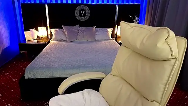 Lexi Si online show from October 21, 8:37 am