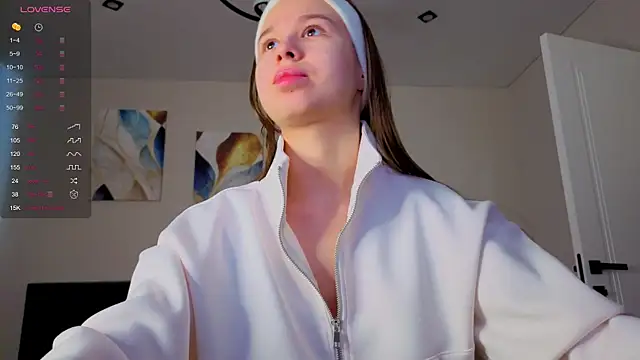 Snapshot of Dream_emma chatting on October 6, 6:22 am Dream emma online show from October 6, 6:22 am