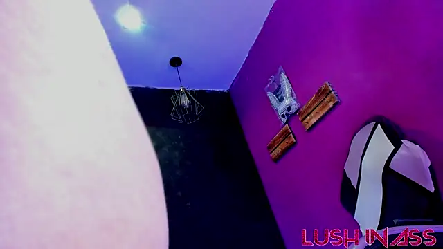 Alexa Slave online show from June 6, 8:46 pm