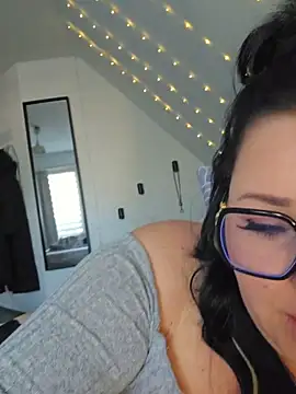 -BonnieBlack- online show from March 17, 7:01 am