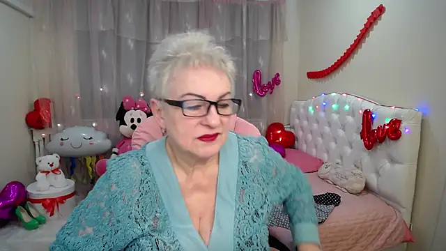 KayleSmoll online show from February 13, 1:40 am