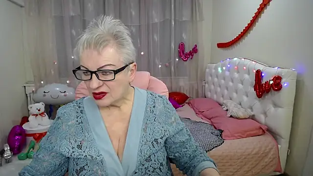 KayleSmoll online show from February 18, 10:47 pm