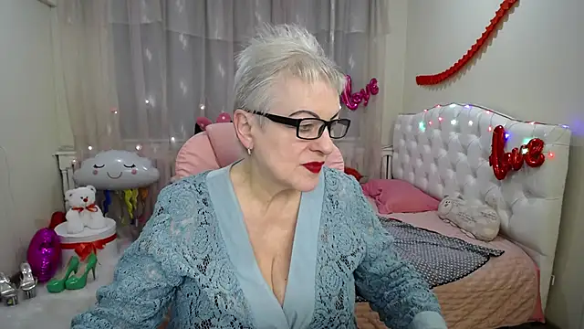 KayleSmoll online show from February 20, 1:25 am