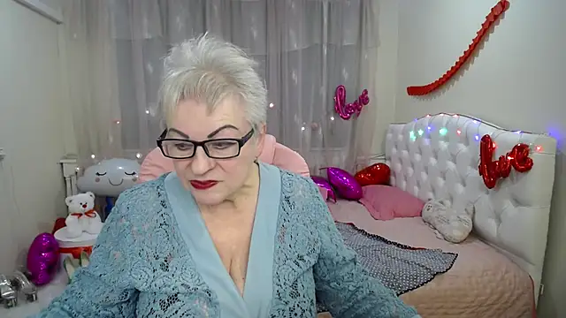 KayleSmoll online show from March 1, 1:53 am